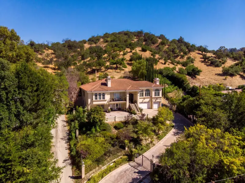 Crosspointe Recovery facility in Sherman Oaks, California