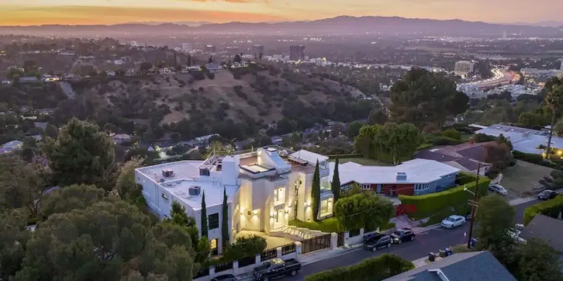 Vanity Wellness Center facility in Woodland Hills, California